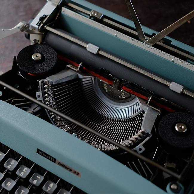 OLIVETTI Lettera 32 タイプライター インクリボン交換済み