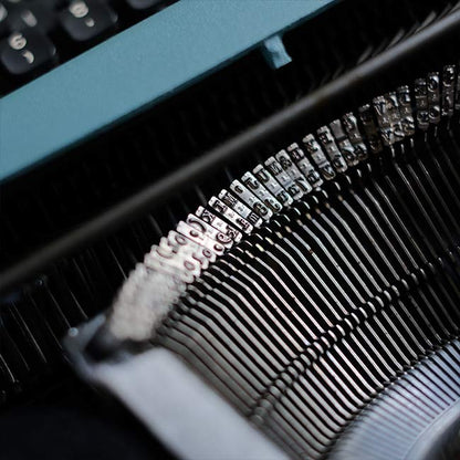 OLIVETTI Lettera 32 タイプライター インクリボン交換済み