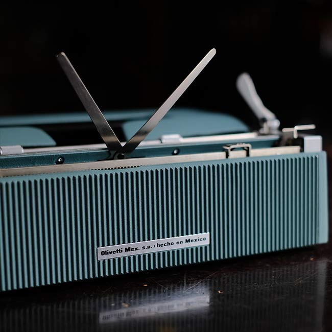 OLIVETTI Lettera 32 タイプライター インクリボン交換済み
