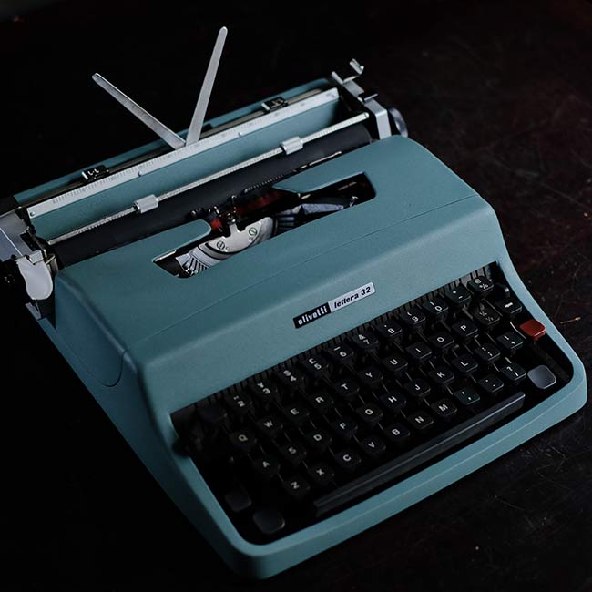 OLIVETTI Lettera 32 タイプライター インクリボン交換済み