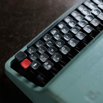 OLIVETTI Lettera 32 Typewriter