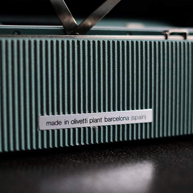 OLIVETTI Lettera 32 Typewriter