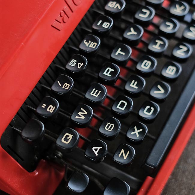 OLIVETTI Valentine タイプライター インクリボン交換済み
