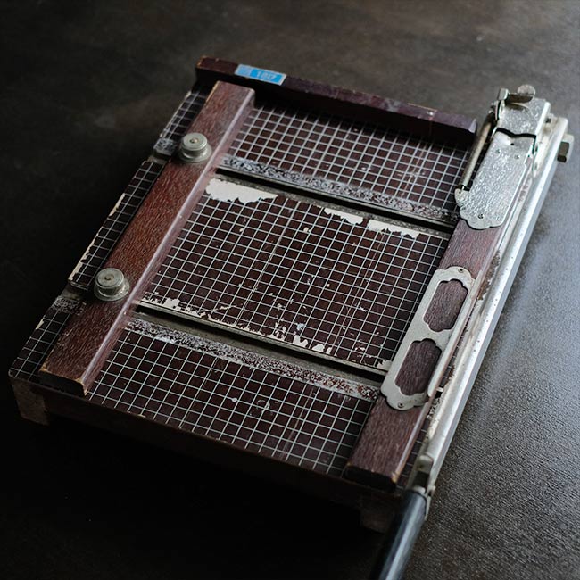 PLUS 13D 裁断機