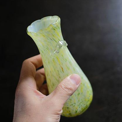 細かな水玉のフラワーベース
