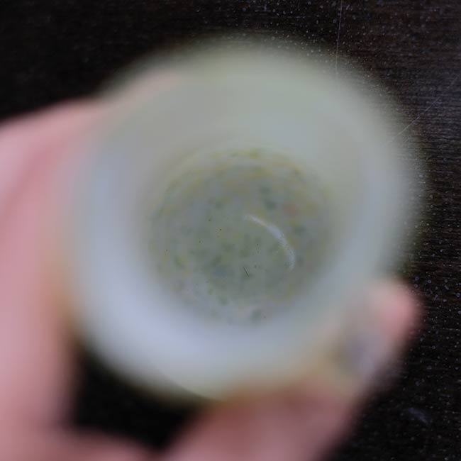 細かな水玉のフラワーベース