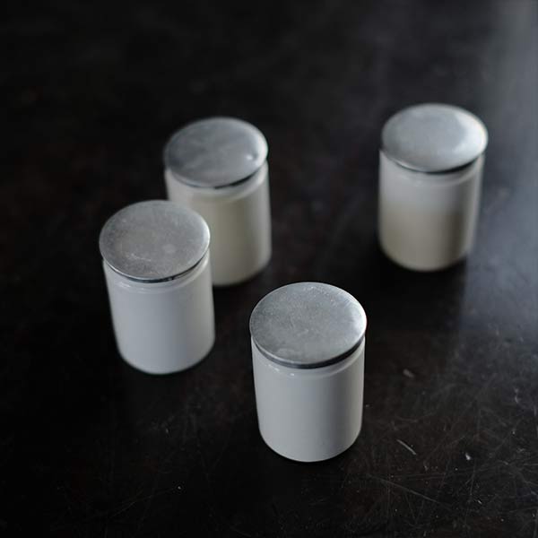 Ointment pot with lid (sold individually)