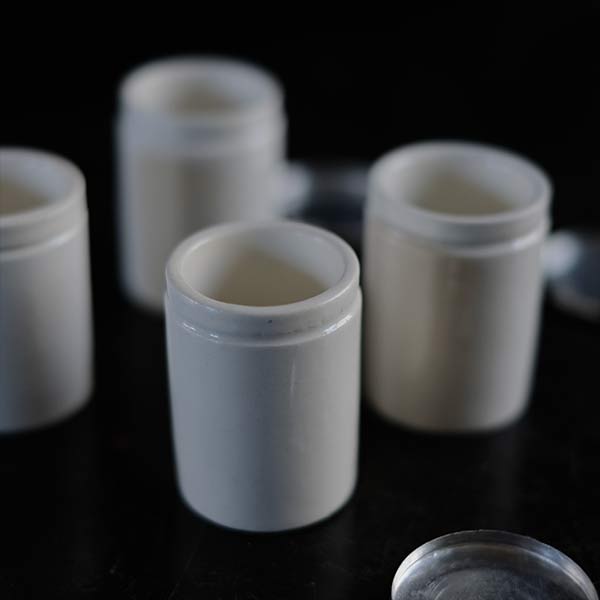 Ointment pot with lid (sold individually)