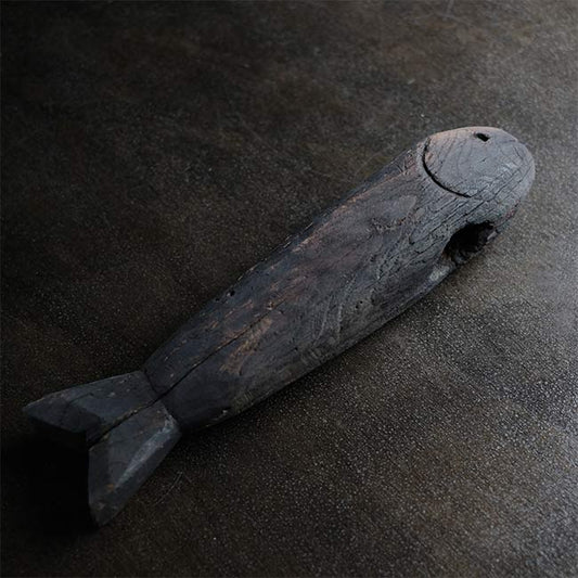 自在鉤の横木の魚