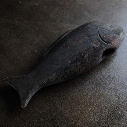 自在鉤の横木の魚