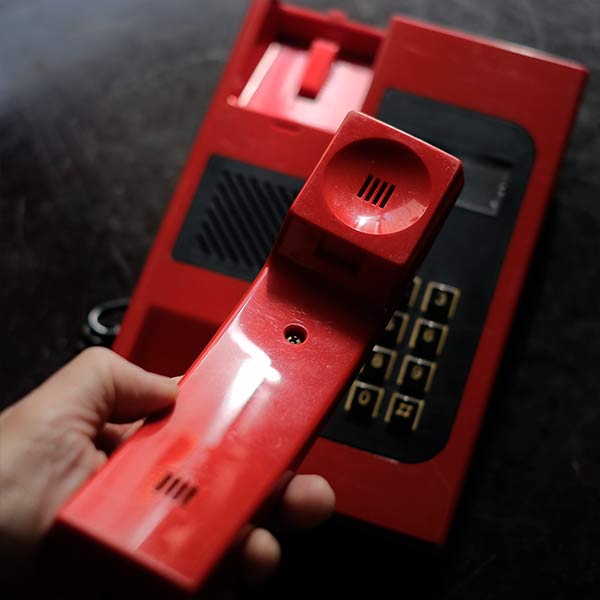赤い電話機