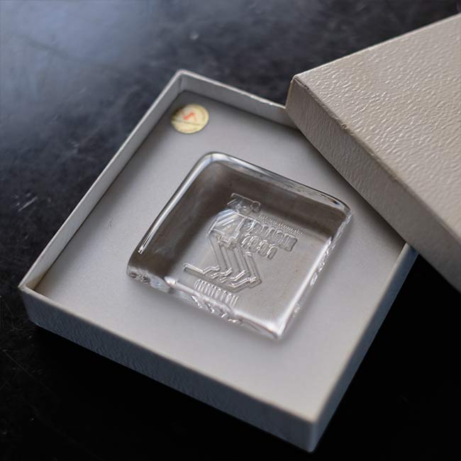 ROYAL LEERDAM paperweight