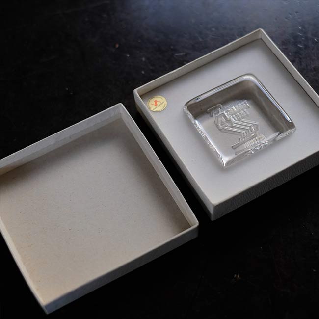 ROYAL LEERDAM paperweight