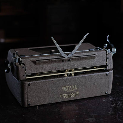 ROYAL Quiet Deluxe タイプライター インクリボン交換済み