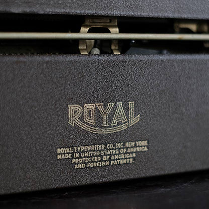 ROYAL Quiet Deluxe タイプライター インクリボン交換済み