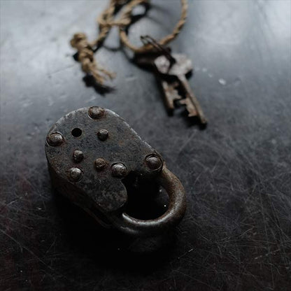 Rusty padlock