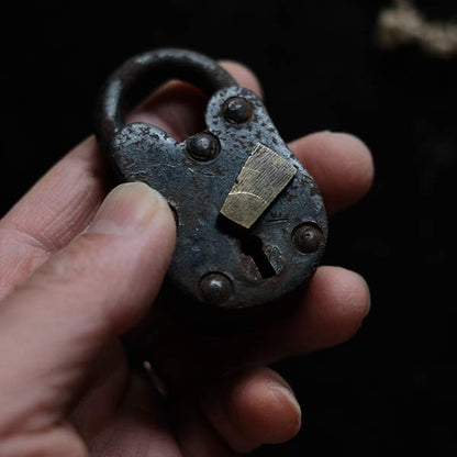 Rusty padlock