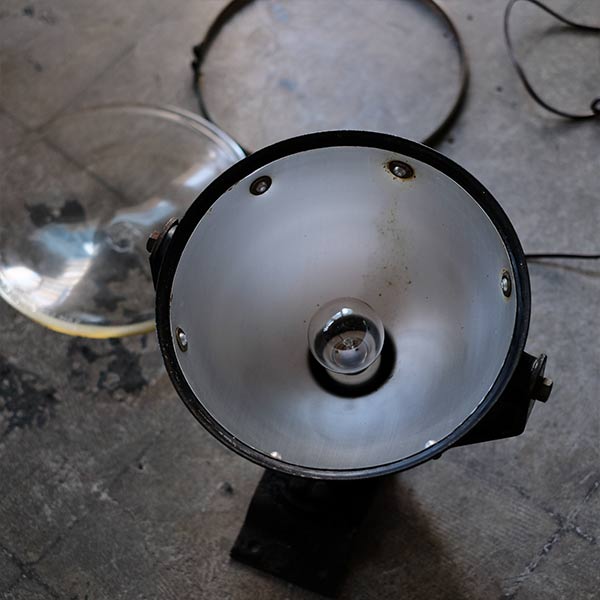 S&amp;M Lamp Co. Spotlight