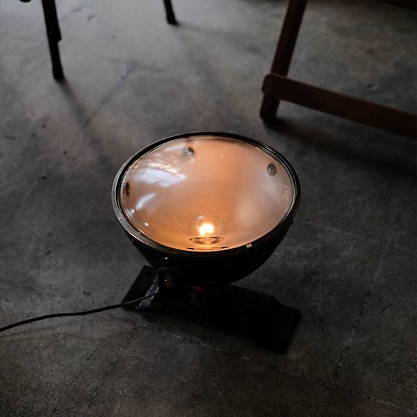 S&amp;M Lamp Co. Spotlight