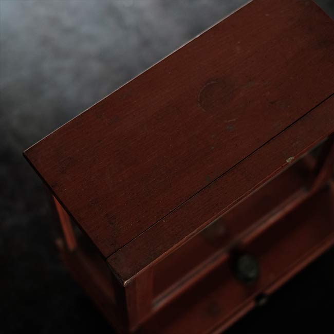 Glass case for scales