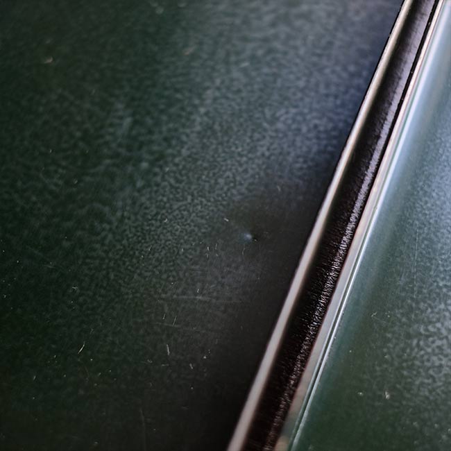 シャッター扉のスチール製の引き出し（A4、7段）