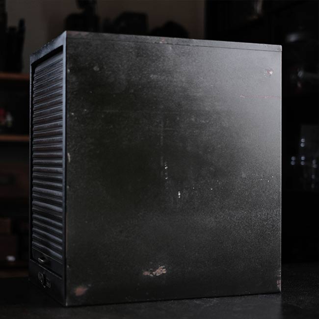 シャッター扉のスチール製の引き出し（A4、7段）