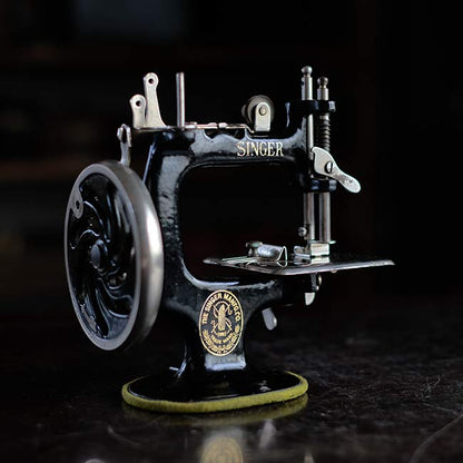 Singer Model 20 Toy Sewing Machine