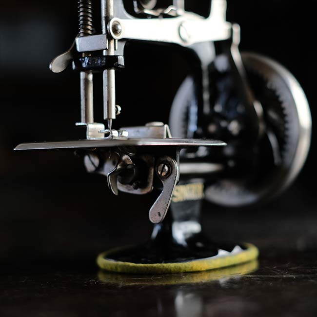 Singer Model 20 Toy Sewing Machine