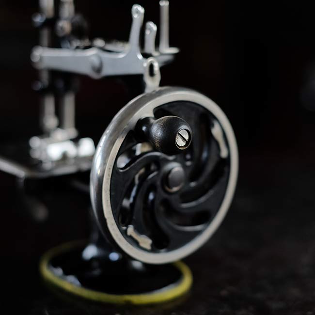 Singer Model 20 Toy Sewing Machine