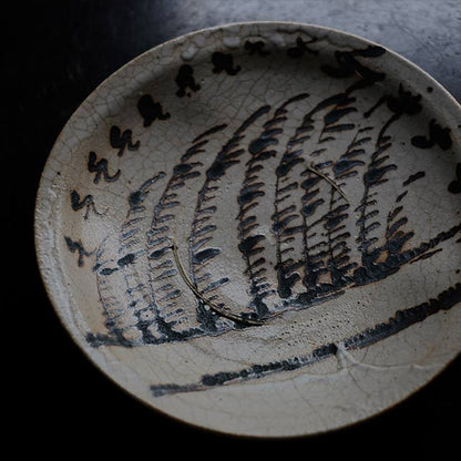 Shino large plate with a pommel pattern