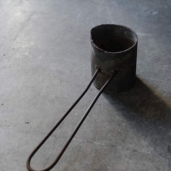 Pouring hot water for casting