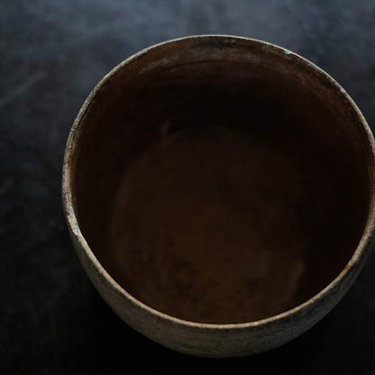 Central American deep pot with lined patterns