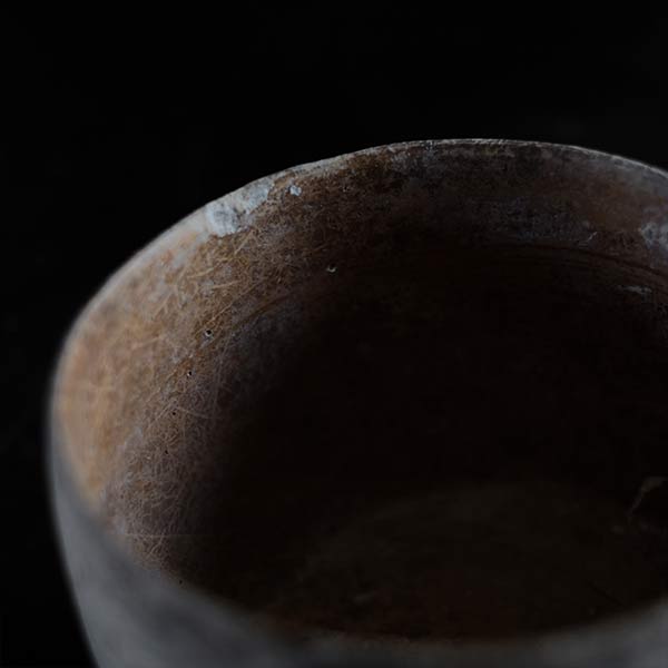 Central American deep pot with lined patterns