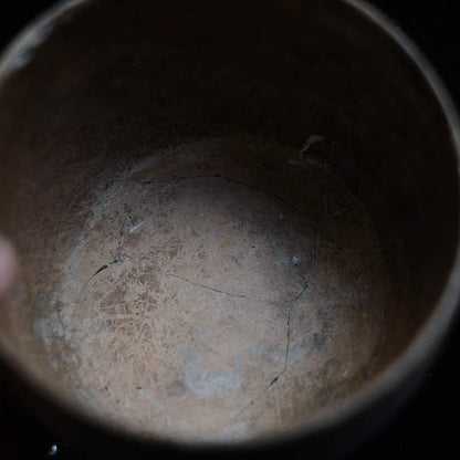 Central American deep pot with lined patterns