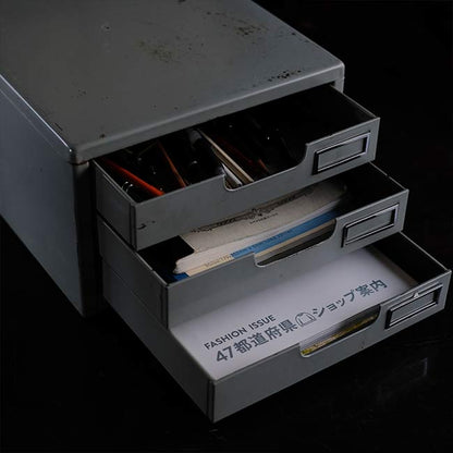 スチール製引き出し（A4、3段）
