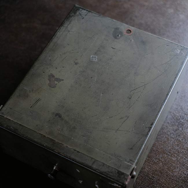 スチール製貴重品収納ボックス