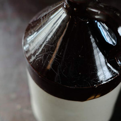 陶器のジャグ