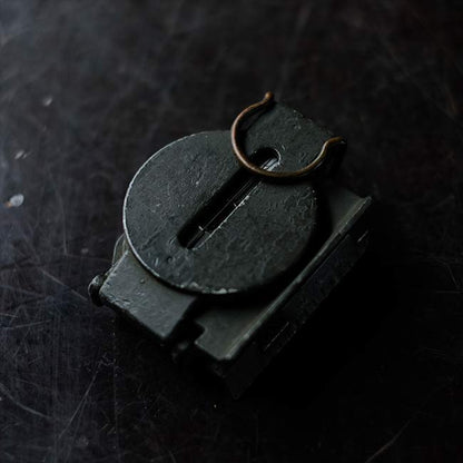 Lensatic compass (military compass)