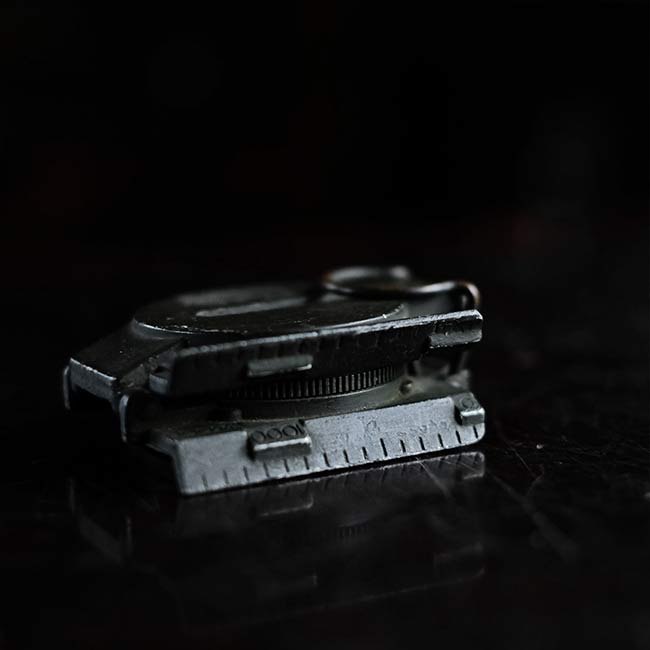 Lensatic compass (military compass)
