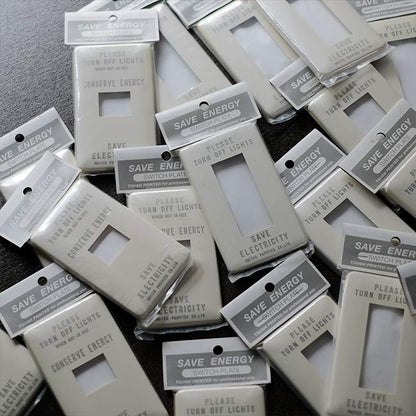 プラスチック製のスイッチプレート（スイッチカバー）