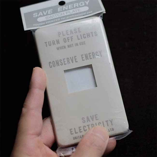 プラスチック製のスイッチプレート（スイッチカバー）