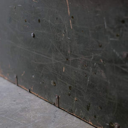 TEXAS TRUNK CO. Military trunk (wooden box) with handwritten lettering