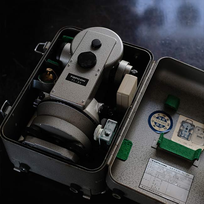 TOPCON Theodolite