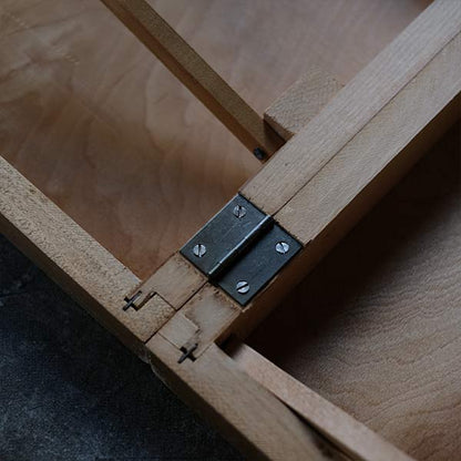Folding coffee table