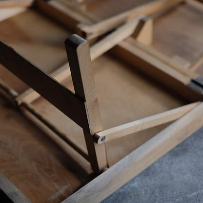 Folding coffee table