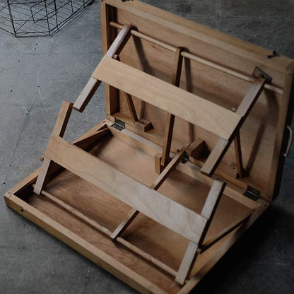 Folding coffee table
