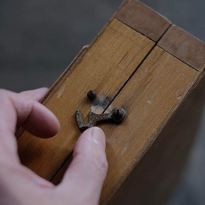 Folding coffee table
