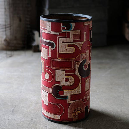 Geometric wastebasket