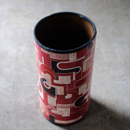 Geometric wastebasket
