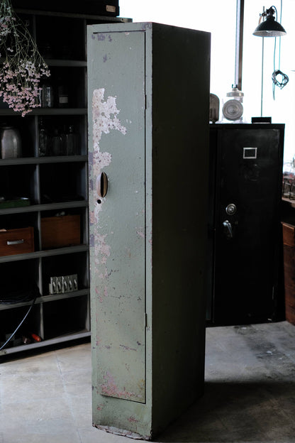 American slim and deep lockers